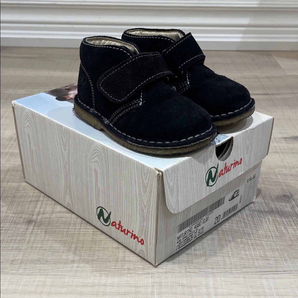 20EUR Naturino Kids Black Suede shoes